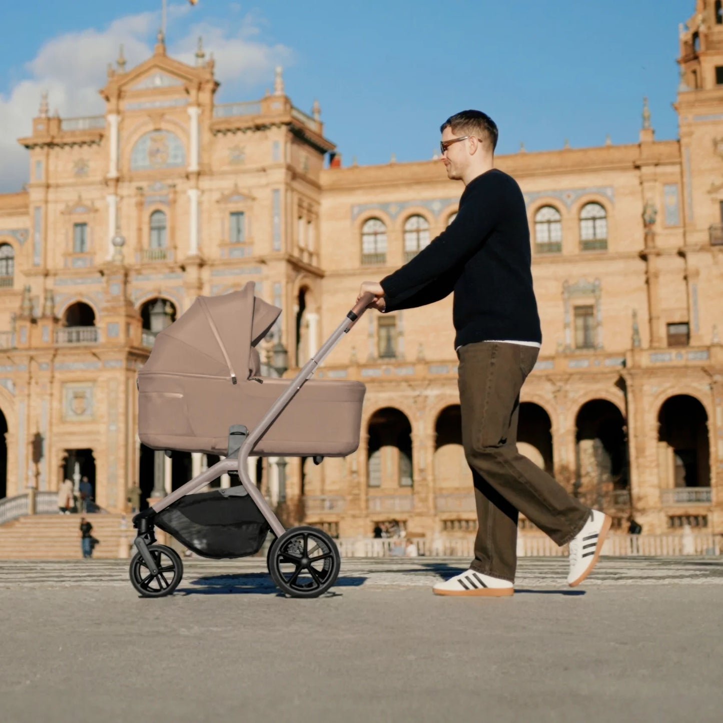 Breez Champagne with Carrycot