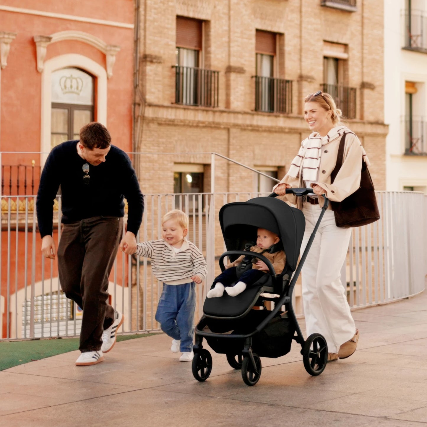 Breez Onyx with Carrycot